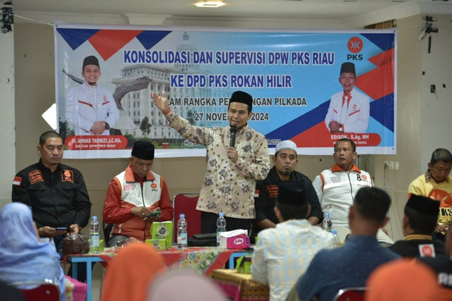 Hendri Munif Panaskan Kader PKS Rohil Untuk Menangkan Paslon “SUWAI” dan “ASET”