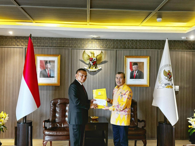 Sah! Ketua DPD Golkar Riau Syamsuar Terima Mandat Calon Gubri dari Ketua Umum DPP Golkar