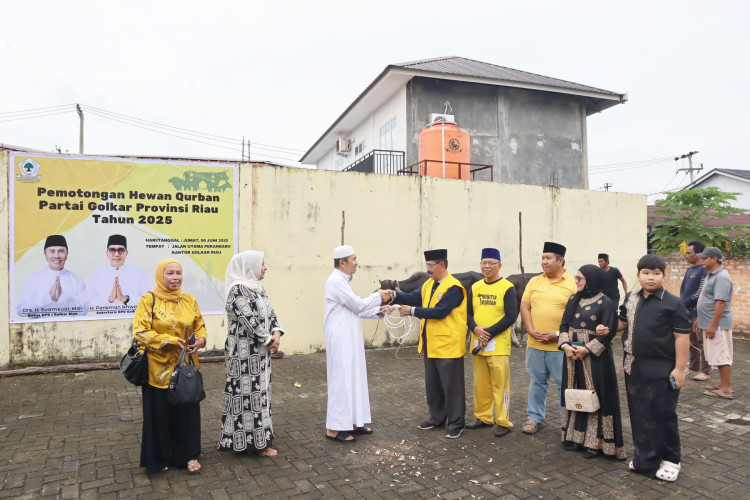 Qurban Idul Adha di Kantor Golkar Riau, Ketua DPD Pesan Prioritaskan Buat Masyarakat Sekitar