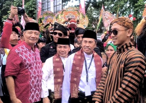 Lembaga Survei TRUST Indonesia Sebut Paslon Suwai Teratas di Pilgubri November Mendatang
