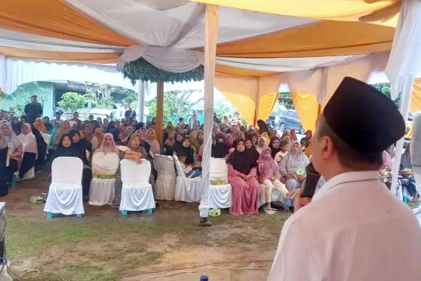 Rela Hujan-Hujanan, Kampanye Cagubri SUWAI No Urut 3 Dibanjiri Emak-Emak