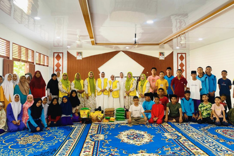 Isi Ramadhan, Pengajian Al-Hidayah Provinsi Riau Serahkan Bantuan Panti Asuhan Sri Mujinab 