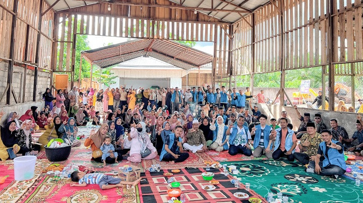  Sepekan Dilantik Wakil Rakyat, Nalladia Ayu Rokan Makan Bersama Masyarakat Rimba Melintang ROHIL